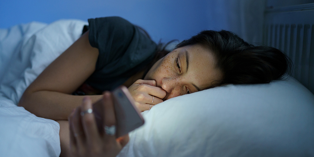 Doomscrolling Before Bed: How It Impacts Your Mental Health